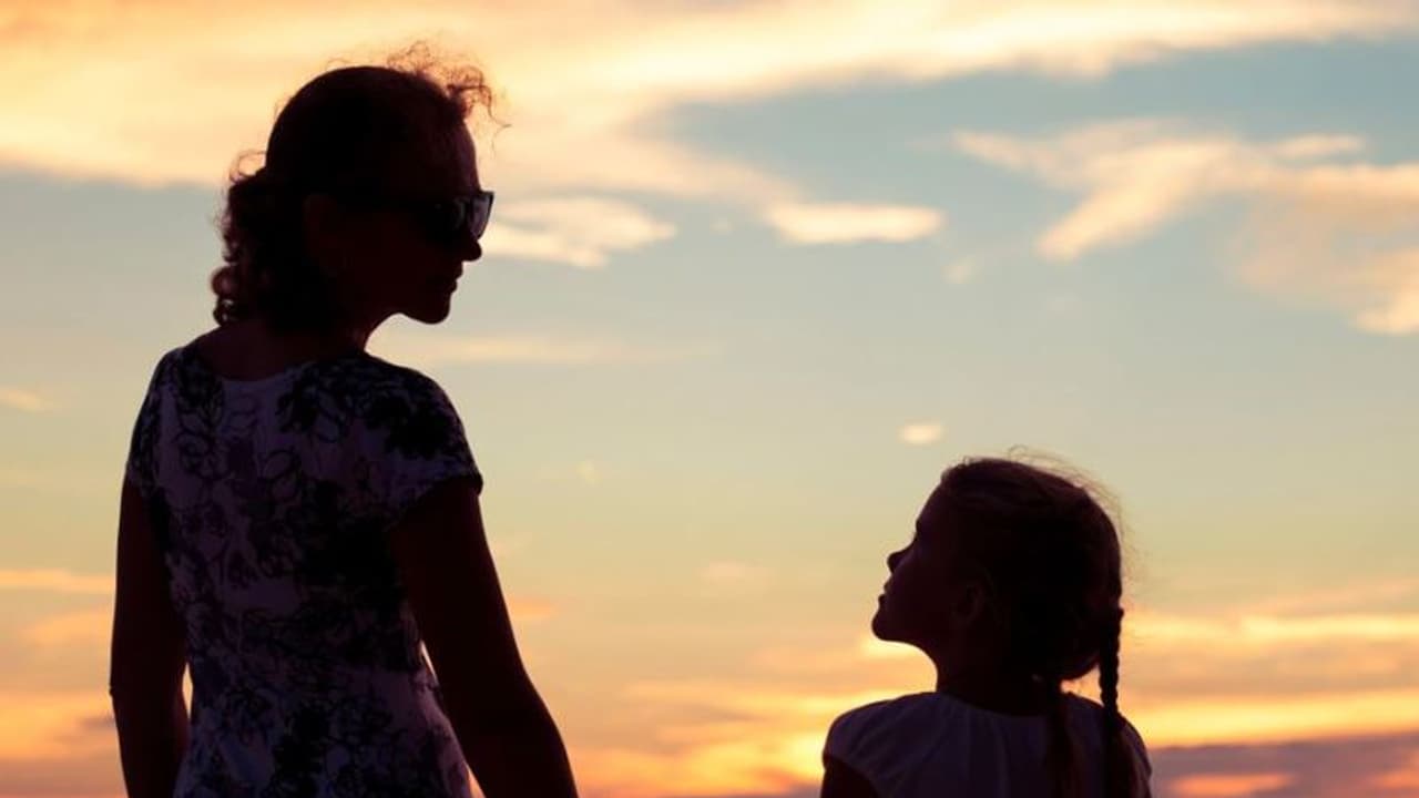 ಮಗಳ ಶವದೊಂದಿಗೆ 3 ದಿನ ಕಳೆದ ತಾಯಿ, ಸತ್ತ ವಿಷಯ ತಿಳಿದೊಡನೆ ಕೊನೆಯುಸಿರೆಳೆದ ಅಮ್ಮ! ಮಗಳ ಶವದೊಂದಿಗೆ 3 ದಿನ ಕಳೆದ ತಾಯಿ, ಸತ್ತ ವಿಷಯ ತಿಳಿದೊಡನೆ ಕೊನೆಯುಸಿರೆಳೆದ ಅಮ್ಮ!