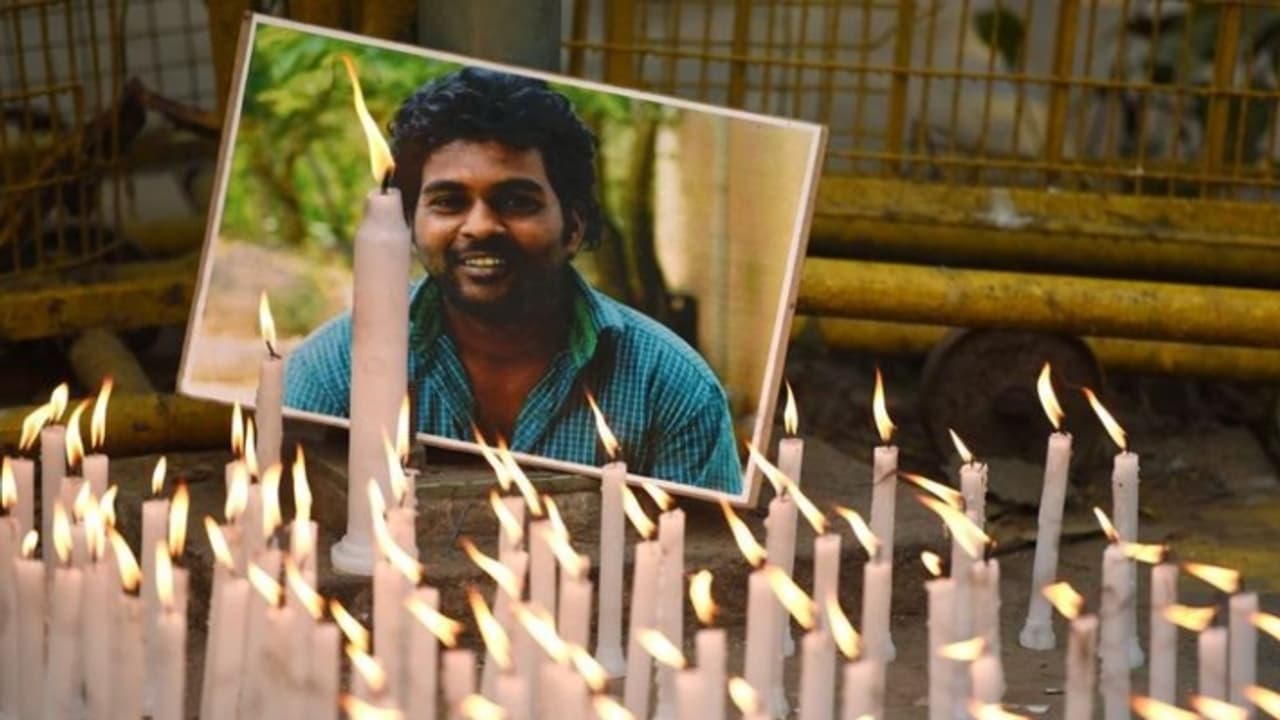 പ്രതിഷേധം ശക്തം; രോഹിത് വെമുല കേസിൽ തുടരന്വേഷണം നടത്താൻ തെലങ്കാന സർക്കാർ, കോടതിയിൽ അപേക്ഷ നൽകും പ്രതിഷേധം ശക്തം; രോഹിത് വെമുല കേസിൽ തുടരന്വേഷണം നടത്താൻ തെലങ്കാന സർക്കാർ, കോടതിയിൽ അപേക്ഷ നൽകും