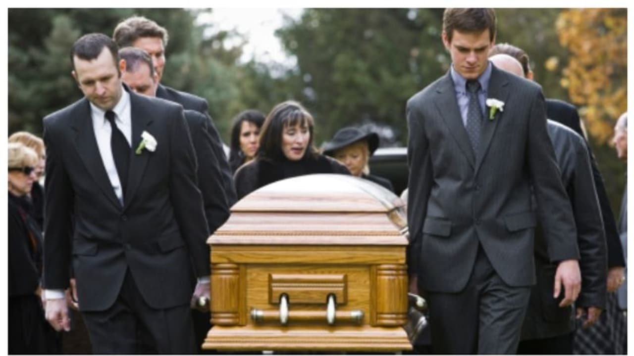 'തൊട്ടാല്‍ പൊള്ളും'; ബ്രിട്ടനില്‍ ശവസംസ്കാര ചെലവ് കുതിച്ച് ഉയരുന്നതായി റിപ്പോര്‍ട്ട് 