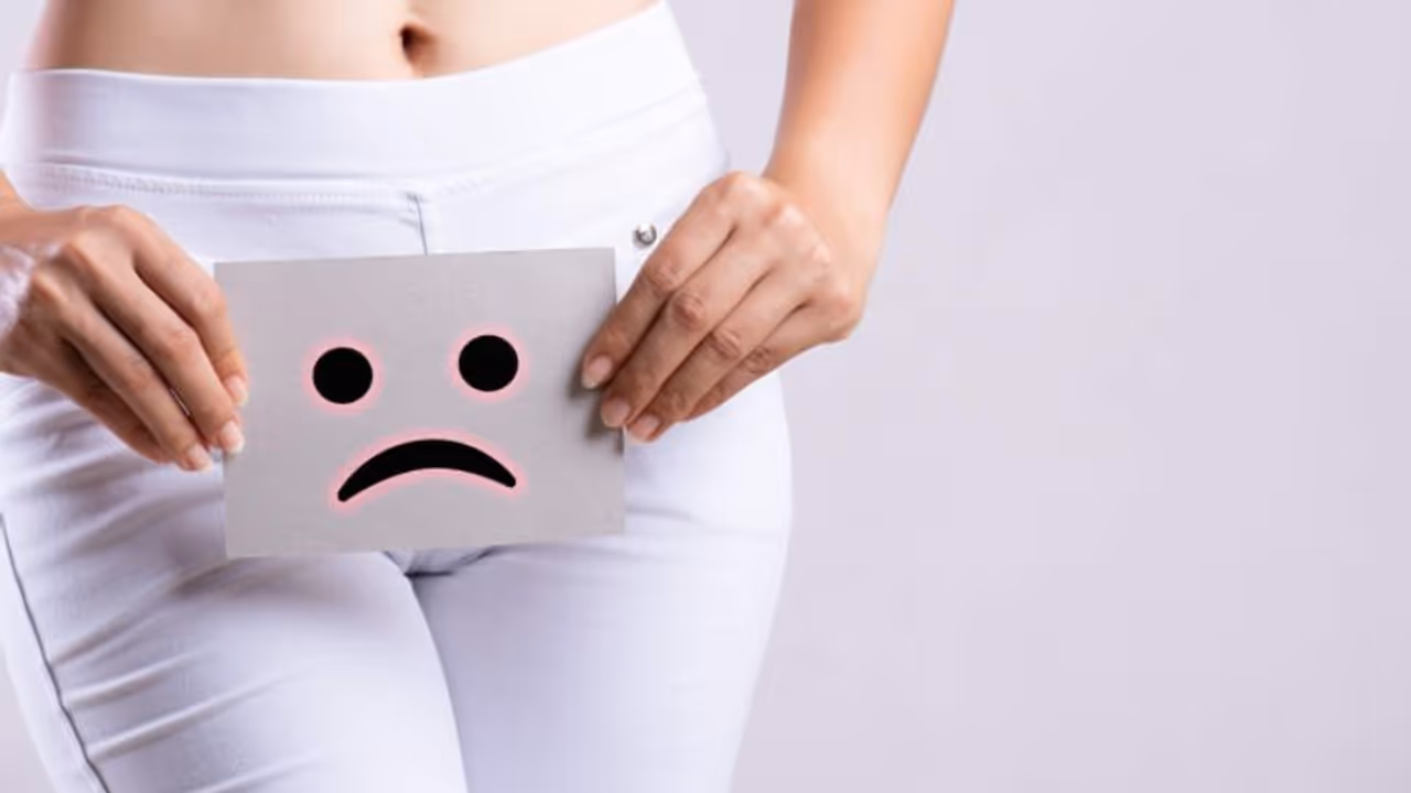 യോനിയിൽ നിന്നുള്ള ഡിസ്ചാർജ് ഈ ക്യാൻസറിൻ്റെ ലക്ഷണമോ? ഡോക്ടര് പറയുന്നു... യോനിയിൽ നിന്നുള്ള ഡിസ്ചാർജ് ഈ ക്യാൻസറിൻ്റെ ലക്ഷണമോ? ഡോക്ടര് പറയുന്നു...