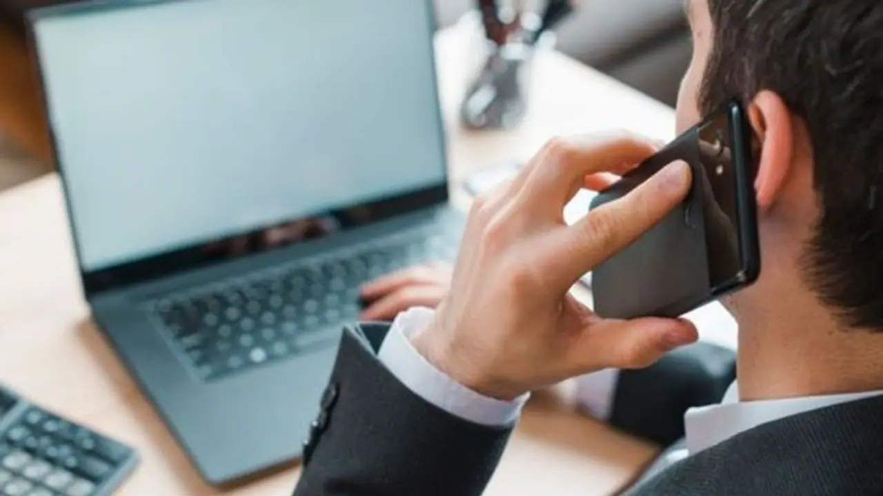 "I'll pay you $500 to hire me": Job applicant's strange offer goes viral online; Internet is in splits "I'll pay you $500 to hire me": Job applicant's strange offer goes viral online; Internet is in splits