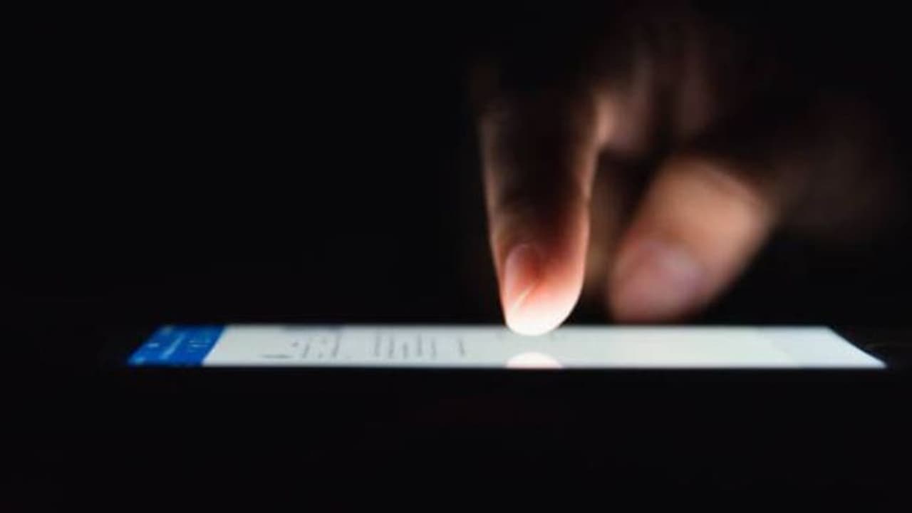 18 കൊല്ലം മുമ്പ് 'മരിച്ച' അച്ഛൻ ഫേസ്ബുക്കിൽ, തേടിപ്പോയ മകൻ കണ്ട കാഴ്ച, വന്‍ ട്വിസ്റ്റ്