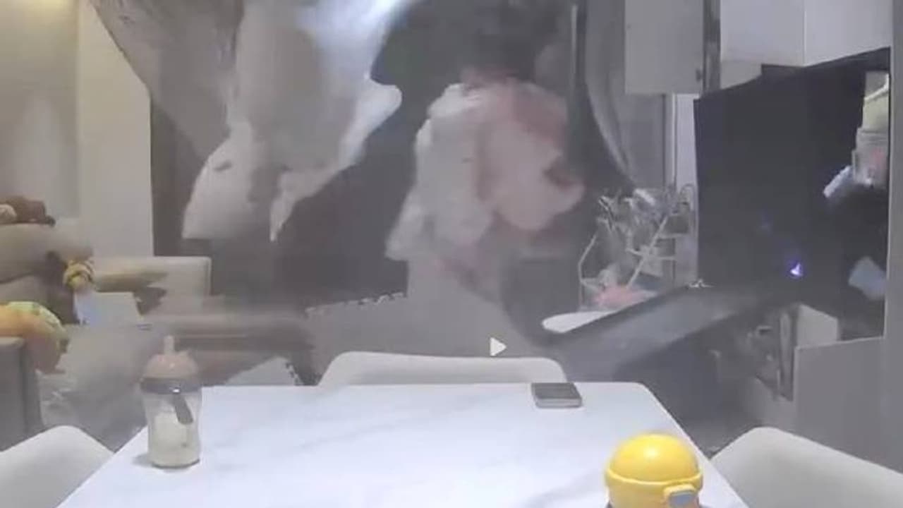 ശക്തമായ കാറ്റ്, വീട്ടിനുള്ളിൽ ഉറങ്ങിക്കിടന്ന മൂന്നുപേർ മരണപ്പെട്ടു, സംഭവം നടന്നത് ചൈനയിൽ