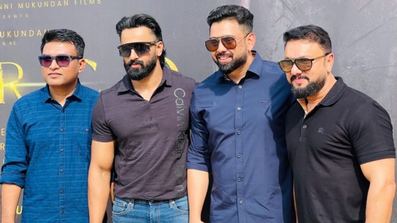 ഷൂട്ട് തുടങ്ങിയിട്ട് രണ്ട് ദിവസം; ഹിന്ദി ഡബ്ബിംഗ് റൈറ്റിൽ റെക്കോര്ഡ് തുക നേടി ഉണ്ണി മുകുന്ദന്റെ 'മാര്ക്കോ'! ഷൂട്ട് തുടങ്ങിയിട്ട് രണ്ട് ദിവസം; ഹിന്ദി ഡബ്ബിംഗ് റൈറ്റിൽ റെക്കോര്ഡ് തുക നേടി ഉണ്ണി മുകുന്ദന്റെ 'മാര്ക്കോ'!