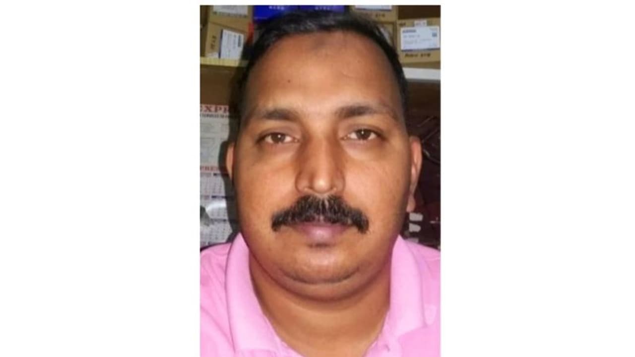 നീട്ടിക്കിട്ടിയ അവധിയുടെ സന്തോഷത്തിനിടെ അപ്രതീക്ഷിത അപകടം; നാട്ടിൽപോയ പ്രവാസി കെട്ടിടത്തിൽ നിന്ന് വീണ് മരിച്ചു നീട്ടിക്കിട്ടിയ അവധിയുടെ സന്തോഷത്തിനിടെ അപ്രതീക്ഷിത അപകടം; നാട്ടിൽപോയ പ്രവാസി കെട്ടിടത്തിൽ നിന്ന് വീണ് മരിച്ചു