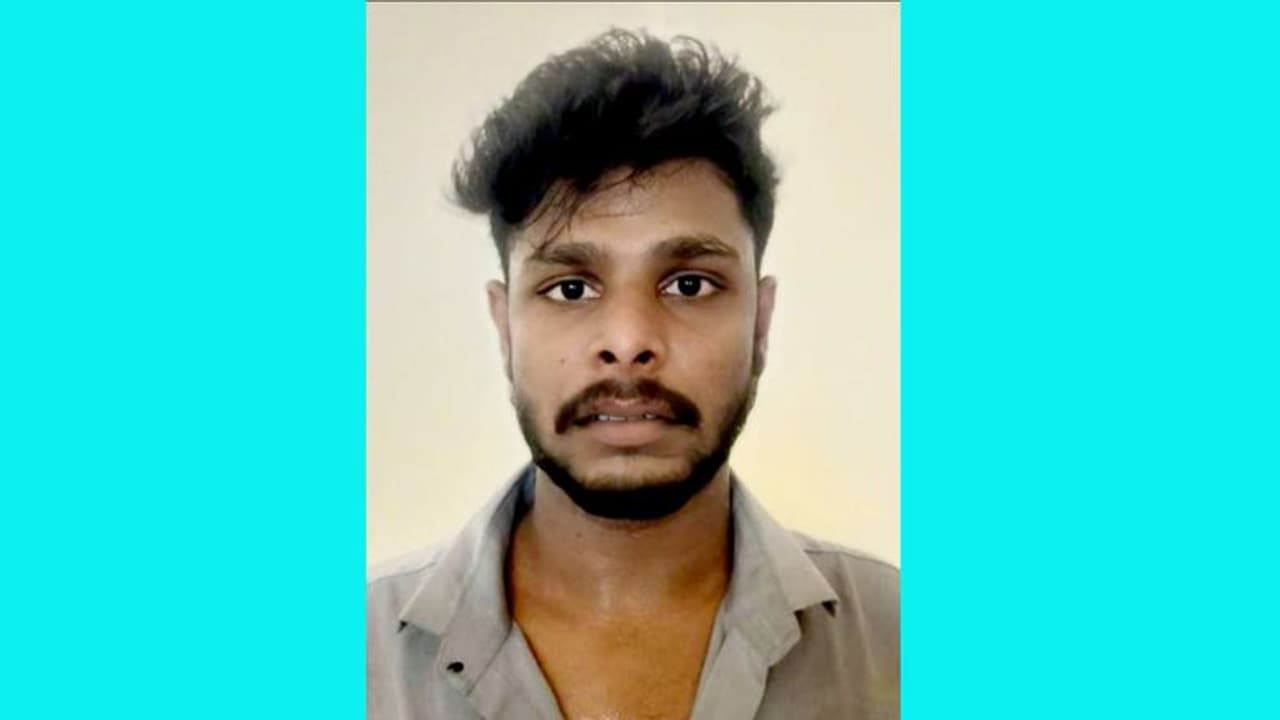 റസ്റ്റോറന്റിൽ അർധരാത്രിയിലും യുവാക്കളും യുവതികളും, പൊലീസിന് സംശയം, പരിശോധിച്ചപ്പോൾ എംഡിഎംഎ അറസ്റ്റ് റസ്റ്റോറന്റിൽ അർധരാത്രിയിലും യുവാക്കളും യുവതികളും, പൊലീസിന് സംശയം, പരിശോധിച്ചപ്പോൾ എംഡിഎംഎ അറസ്റ്റ്