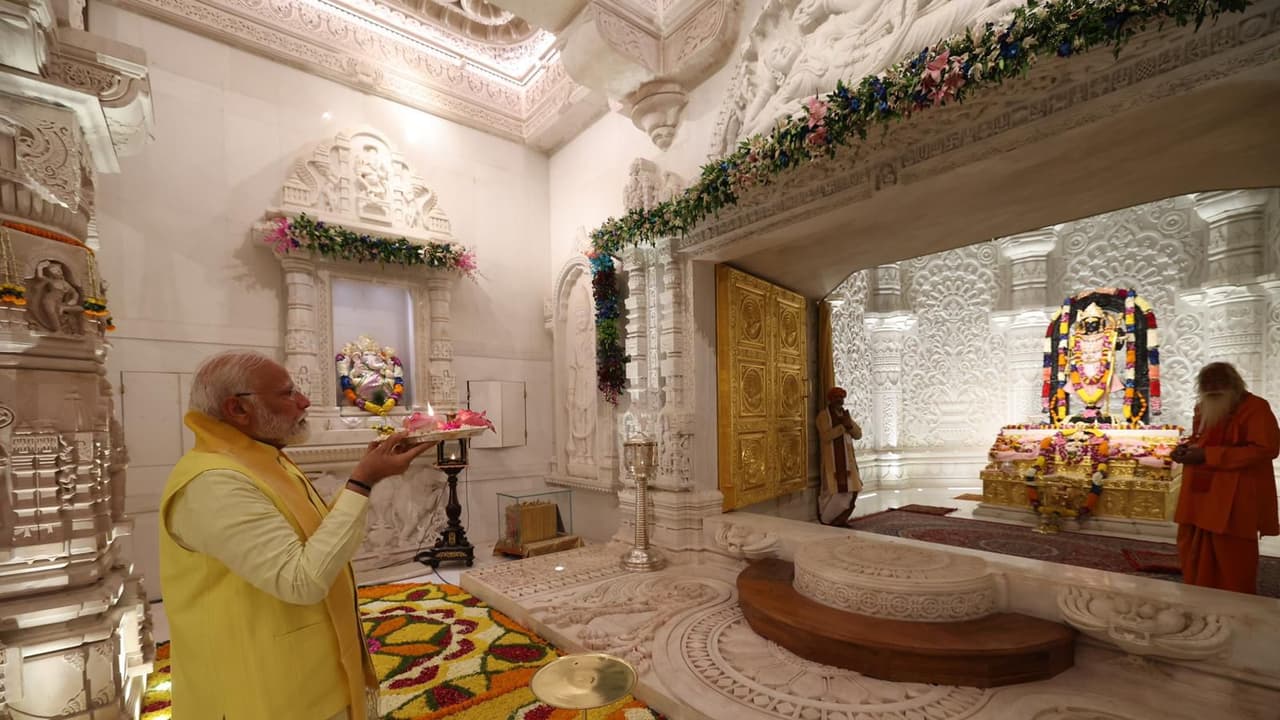 PM Modi Visit Ayodhya Ram Temple: 103 நாட்களுக்கு பின் அயோத்தி ராமர் கோவிலுக்கு விசிட் அடித்த பிரதமர் மோடி PM Modi Visit Ayodhya Ram Temple: 103 நாட்களுக்கு பின் அயோத்தி ராமர் கோவிலுக்கு விசிட் அடித்த பிரதமர் மோடி