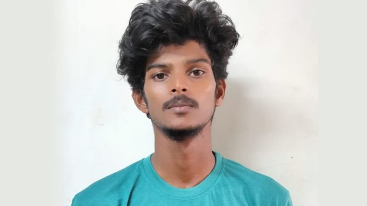 ഇന്സ്റ്റാഗ്രാം വഴി പരിചയപ്പെട്ടു; പ്രായപൂർത്തിയാവാത്ത പെൺകുട്ടിയെ പീഡിപ്പിച്ചു, യുവാവ് അറസ്റ്റില് ഇന്സ്റ്റാഗ്രാം വഴി പരിചയപ്പെട്ടു; പ്രായപൂർത്തിയാവാത്ത പെൺകുട്ടിയെ പീഡിപ്പിച്ചു, യുവാവ് അറസ്റ്റില്