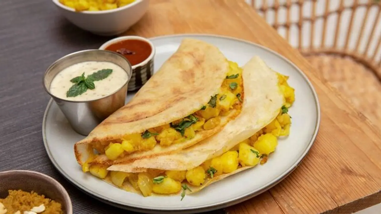 THIS restaurant in Bengaluru fined Rs 7,000 for failing to provide hot dosa