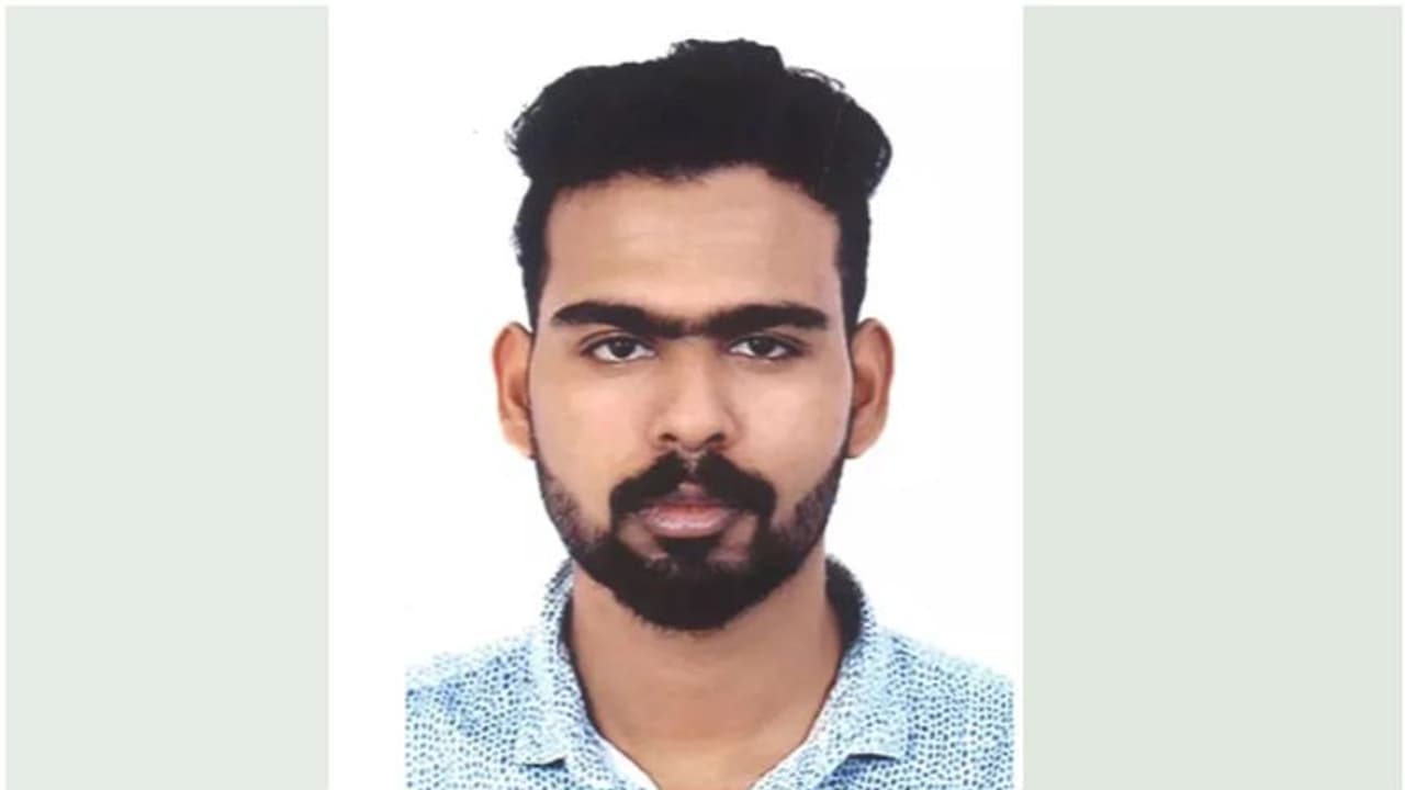 യുഎഇയില് കാണാതായ മലയാളി യുവാവിനെ മരിച്ച നിലയില് കണ്ടെത്തി യുഎഇയില് കാണാതായ മലയാളി യുവാവിനെ മരിച്ച നിലയില് കണ്ടെത്തി