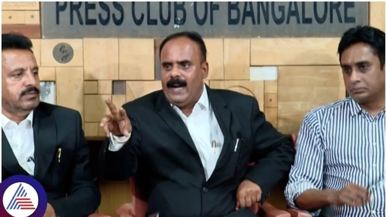 ಹಾಸನ ಪ್ರಜ್ವಲ್ ರೇವಣ್ಣ ಅಶ್ಲೀಲ ವಿಡಿಯೋ ಕೇಸ್ಗೆ ಟ್ವಿಸ್ಟ್ ಕೊಟ್ಟ ದೇವರಾಜೇಗೌಡ; ಡಿಕೆಶಿ ಆಮಿಷದ ಆಡಿಯೋ ರಿಲೀಸ್ ಹಾಸನ ಪ್ರಜ್ವಲ್ ರೇವಣ್ಣ ಅಶ್ಲೀಲ ವಿಡಿಯೋ ಕೇಸ್ಗೆ ಟ್ವಿಸ್ಟ್ ಕೊಟ್ಟ ದೇವರಾಜೇಗೌಡ; ಡಿಕೆಶಿ ಆಮಿಷದ ಆಡಿಯೋ ರಿಲೀಸ್