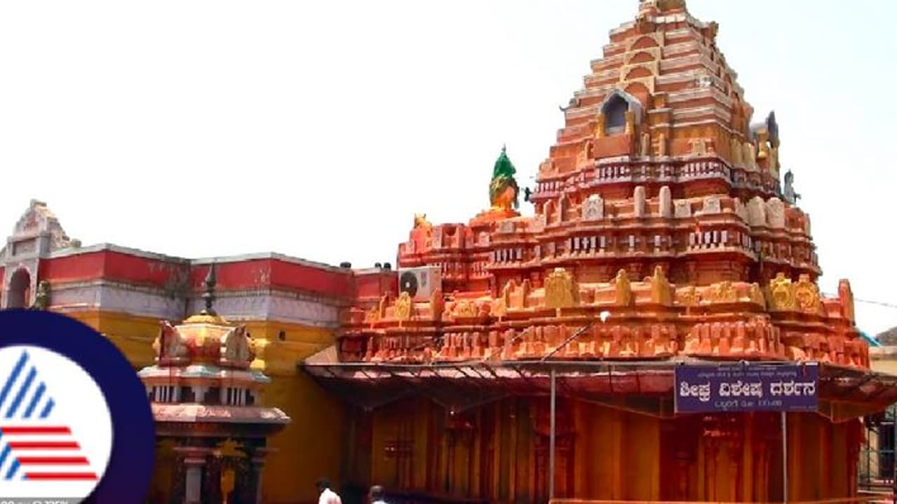 ಲೋಕಸಭಾ ಚುನಾವಣೆ 2024: ಸವದತ್ತಿ ಯಲ್ಲಮ್ಮ ದರ್ಶನಕ್ಕೆ ಭಕ್ತರಿಗೆ ನಿಷೇಧ ಲೋಕಸಭಾ ಚುನಾವಣೆ 2024: ಸವದತ್ತಿ ಯಲ್ಲಮ್ಮ ದರ್ಶನಕ್ಕೆ ಭಕ್ತರಿಗೆ ನಿಷೇಧ