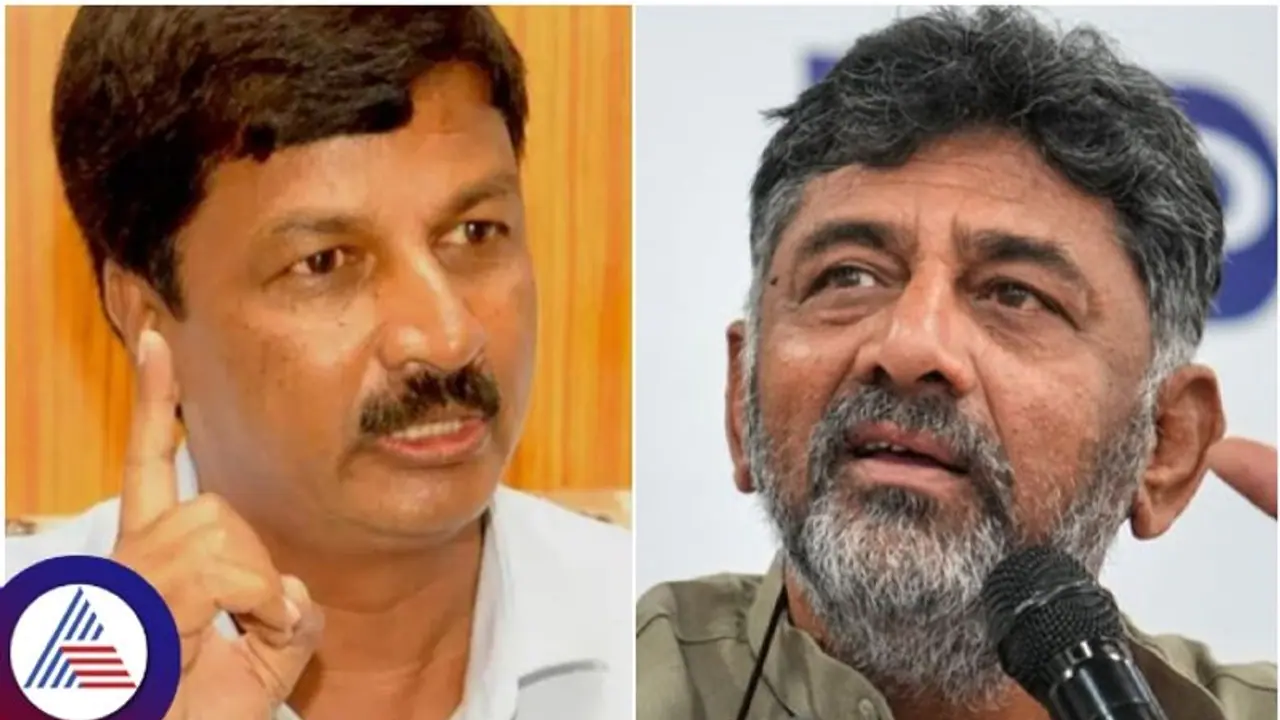 ನನ್ನ ಸಿಡಿ ಕೇಸ್ನಲ್ಲಿಯೂ ಡಿಕೆಶಿ ಆಡಿಯೋ ಇದೆ; ಸಿಎಂ, ಹೋಮ್ ಮಿನಿಸ್ಟ್ರರ್ ಸಿಡಿಯೂ ಬರಲಿದೆ: ರಮೇಶ್ ಜಾರಕಿಹೊಳಿ ನನ್ನ ಸಿಡಿ ಕೇಸ್ನಲ್ಲಿಯೂ ಡಿಕೆಶಿ ಆಡಿಯೋ ಇದೆ; ಸಿಎಂ, ಹೋಮ್ ಮಿನಿಸ್ಟ್ರರ್ ಸಿಡಿಯೂ ಬರಲಿದೆ: ರಮೇಶ್ ಜಾರಕಿಹೊಳಿ