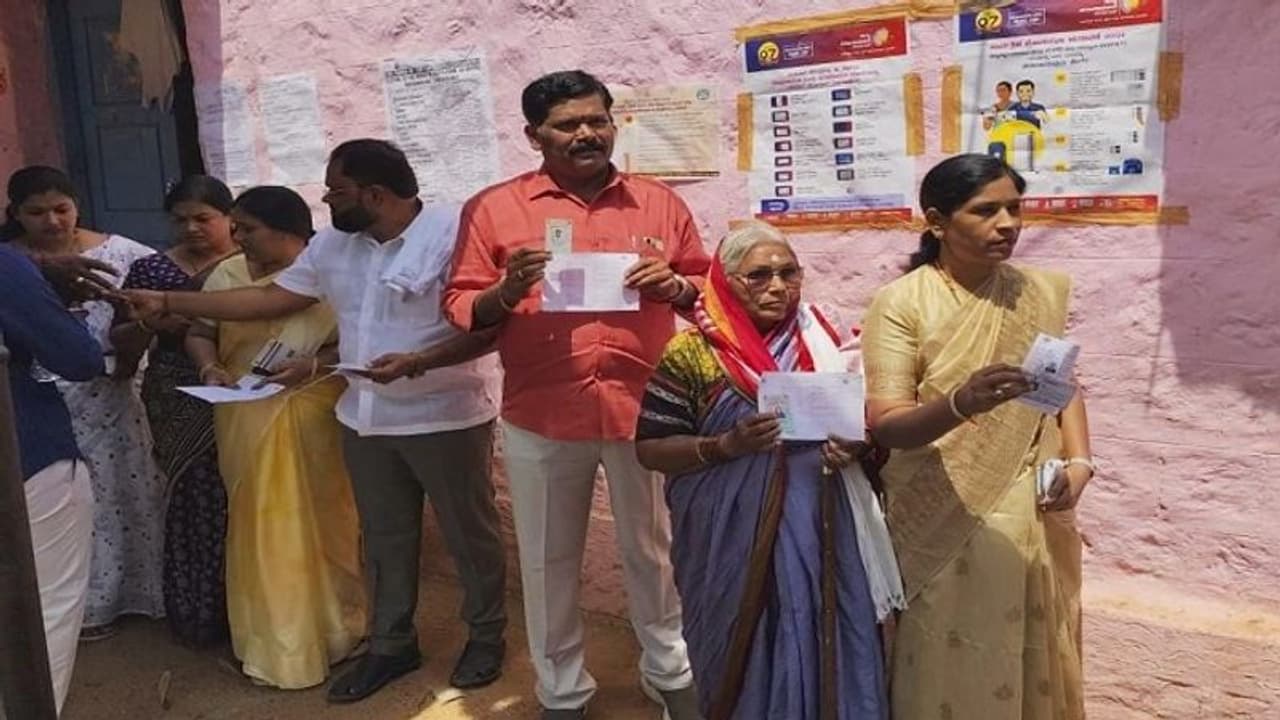 ಜನಾರ್ದನ ರೆಡ್ಡಿ ತನ್ನನ್ನು ತಾನೇ ಮಹಾನ್‌ ನಾಯಕ ಅಂತ ಅಂದುಕೊಂಡಿದ್ದಾನೆ: ಶಿವರಾಜ್ ತಂಗಡಗಿ ಗರಂ