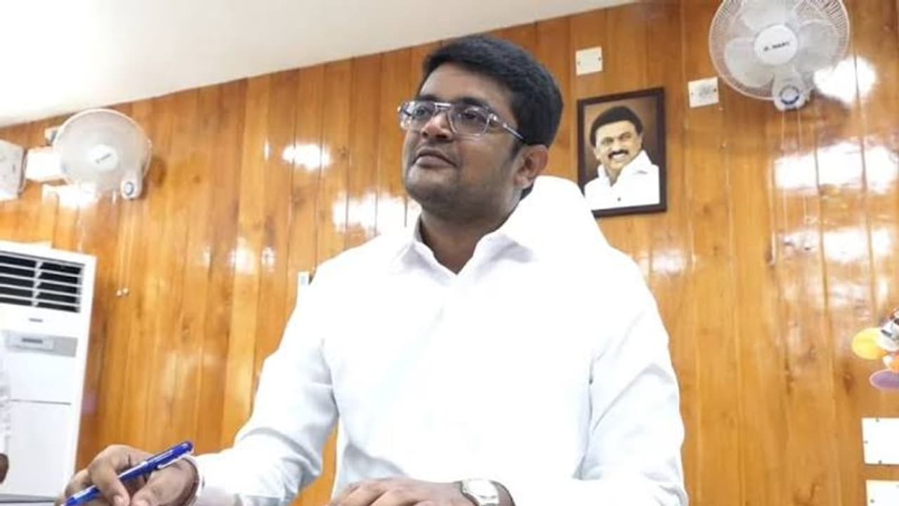 என் பெயரை சொல்லி மோசடியா? அதிர்ச்சியில் ராமநாதபுரம் மாவட்ட ஆட்சியர்; போலீஸ் விசாரணை