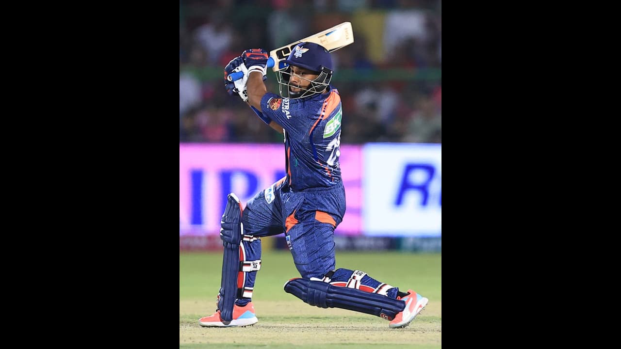 പുരാന്‍ പവർ; 50 അടിച്ച് രാഹുല്‍; ലഖ്നൗവിനെതിരെ ആശ്വാസ ജയത്തിന് മുംബൈക്ക് വേണ്ടത് 215 റണ്‍സ്