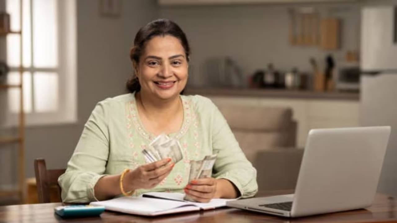 மாதம் ரூ.1,000 முதலீடு செய்தால் போதும்.. ரூ.8 லட்சம் பெறலாம்.. சிறப்பான அஞ்சல் அலுவலக சிறப்புத் திட்டம்.. மாதம் ரூ.1,000 முதலீடு செய்தால் போதும்.. ரூ.8 லட்சம் பெறலாம்.. சிறப்பான அஞ்சல் அலுவலக சிறப்புத் திட்டம்..