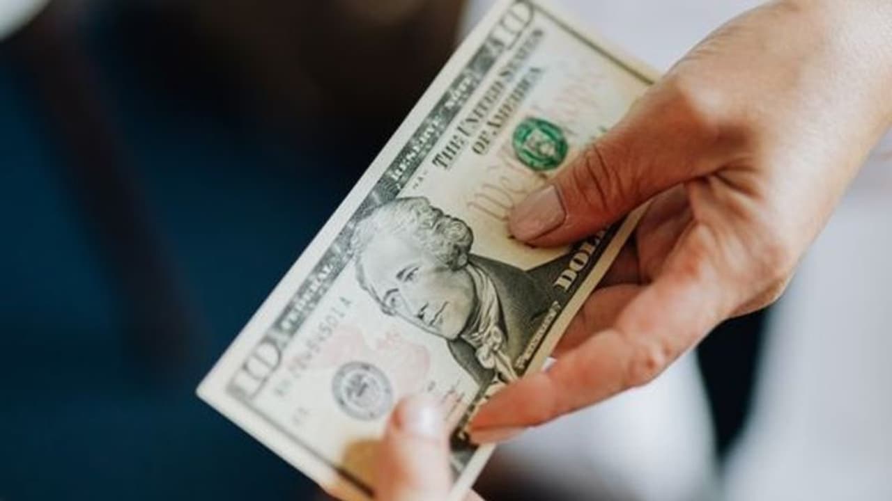 [WATCH] Louisiana 9 year old boy's act of kindness: Gives last dollar to "homeless" man, gets lovely surprise 