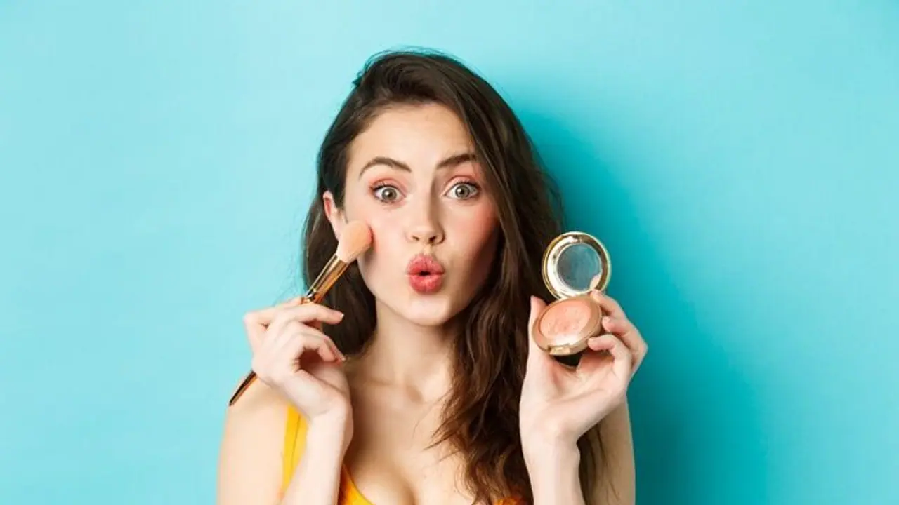 Super easy DIY natural blush for a rosy glow Super easy DIY natural blush for a rosy glow