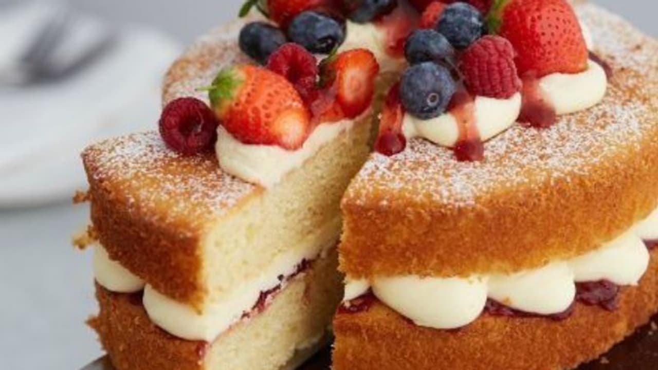 ക്രിസ്തുമസിന് ജയിൽ കേക്കിന്റെ ബൾക്ക് ഓർഡർ, കണ്ണുവെട്ടിച്ച് എസൻസ് അമിതമായി കഴിച്ച് തടവുകാർക്ക് ദാരുണാന്ത്യം