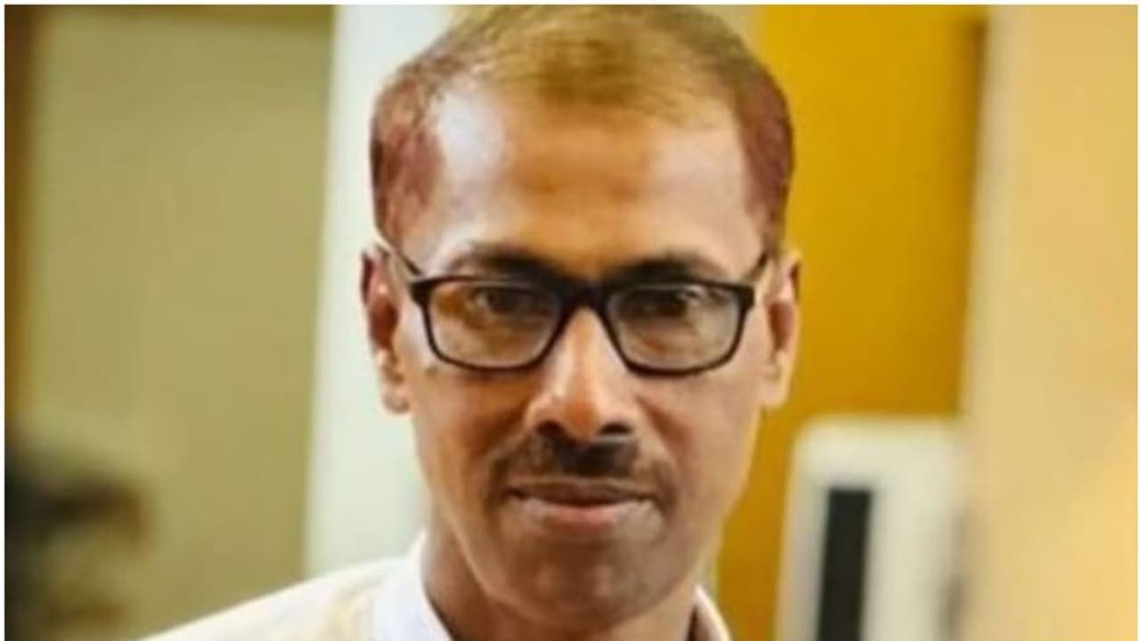 ബൈക്കില്‍ യാത്രചെയ്യവേ ആൽമര കൊമ്പ് പൊട്ടിവീണ് അപകടം; ചികിത്സയിലായിരുന്ന ടാക്‌സി ഡ്രൈവര്‍ മരിച്ചു