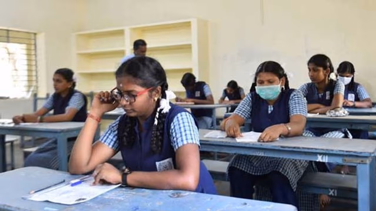 TN 10th board exams result 2024 தமிழ்நாட்டில் 10ஆம் வகுப்பு தேர்வு முடிவுகள் மே 10ஆம் தேதி வெளியீடு! TN 10th board exams result 2024 தமிழ்நாட்டில் 10ஆம் வகுப்பு தேர்வு முடிவுகள் மே 10ஆம் தேதி வெளியீடு!