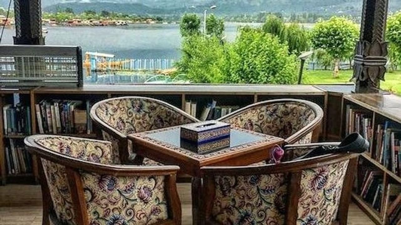 Mothers Day 2024 मम्मी को घर के काम से दें आजादी, बर्फीले इलाकों की कराएं सैर Mothers Day 2024 मम्मी को घर के काम से दें आजादी, बर्फीले इलाकों की कराएं सैर