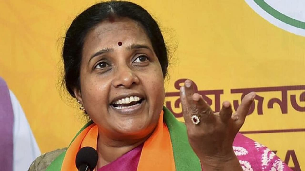 மூன்றாவது மொழி கற்கும் வாய்ப்பை மறுப்பது சமூக அநீதி: வானதி சீனிவாசன்