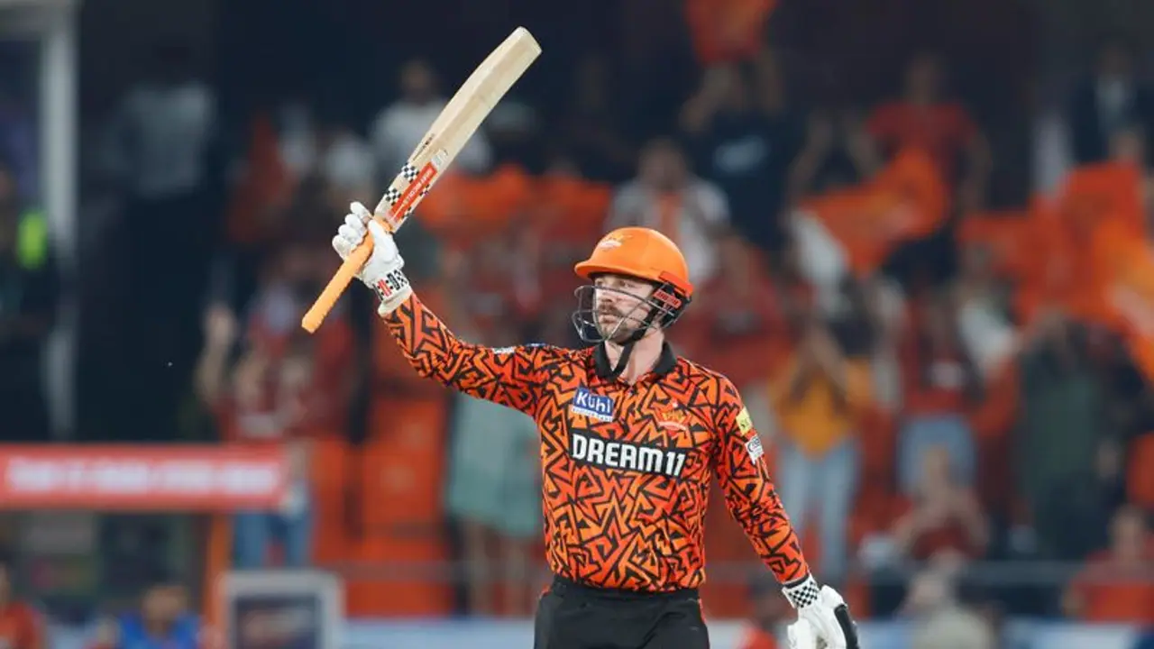 ഐപിഎല് ഓറഞ്ച് ക്യാപ്: സഞ്ജുവിന്റെ മൂന്നാം സ്ഥാനം അടിച്ചെടുത്ത് 'അഞ്ഞൂറാനായി' ട്രാവിസ് ഹെഡ്; ലീഡുയർത്താൻ കോലി ഐപിഎല് ഓറഞ്ച് ക്യാപ്: സഞ്ജുവിന്റെ മൂന്നാം സ്ഥാനം അടിച്ചെടുത്ത് 'അഞ്ഞൂറാനായി' ട്രാവിസ് ഹെഡ്; ലീഡുയർത്താൻ കോലി