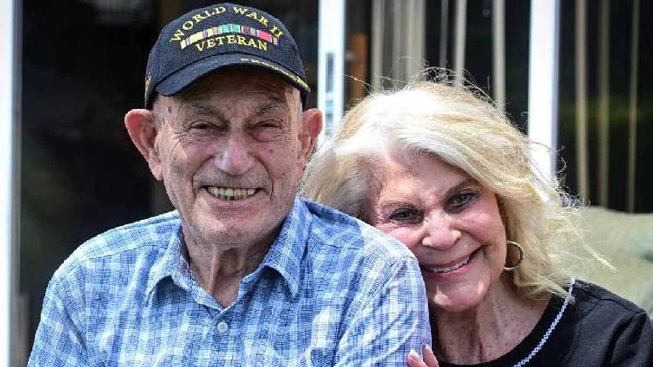 2 ാം ലോക മഹായുദ്ധത്തിൽ പങ്കെടുത്ത സൈനികന് 100 ാം വയസ്സിൽ വിവാഹം, വധു 96 കാരി