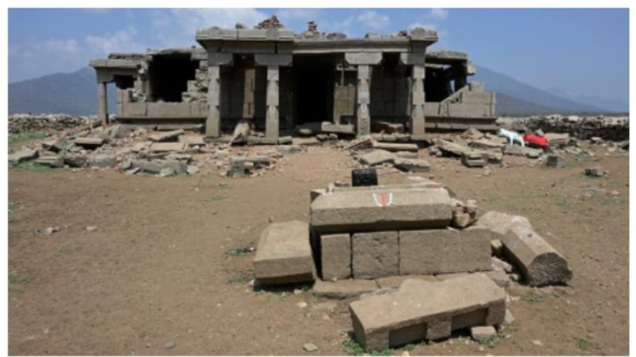 ഭവാനി സാഗര്‍ ഡാമും വറ്റി; ഉയര്‍ന്നുവന്നത് 750 വര്‍ഷം പഴക്കമുള്ള ക്ഷേത്രം 