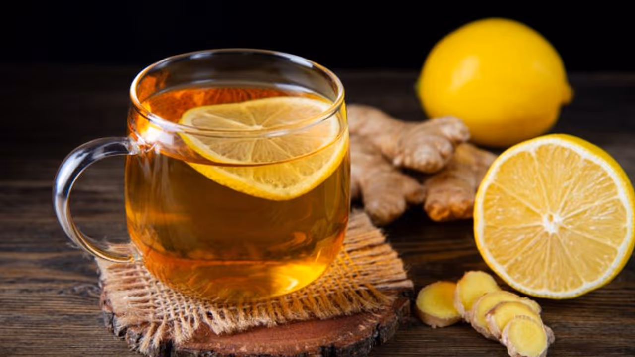 Lemon Tea: ಯಾರೆಲ್ಲಾ ನಿಂಬೆ ಚಹಾ ಕುಡಿಯಲೇಬಾರದು? Lemon Tea: ಯಾರೆಲ್ಲಾ ನಿಂಬೆ ಚಹಾ ಕುಡಿಯಲೇಬಾರದು?