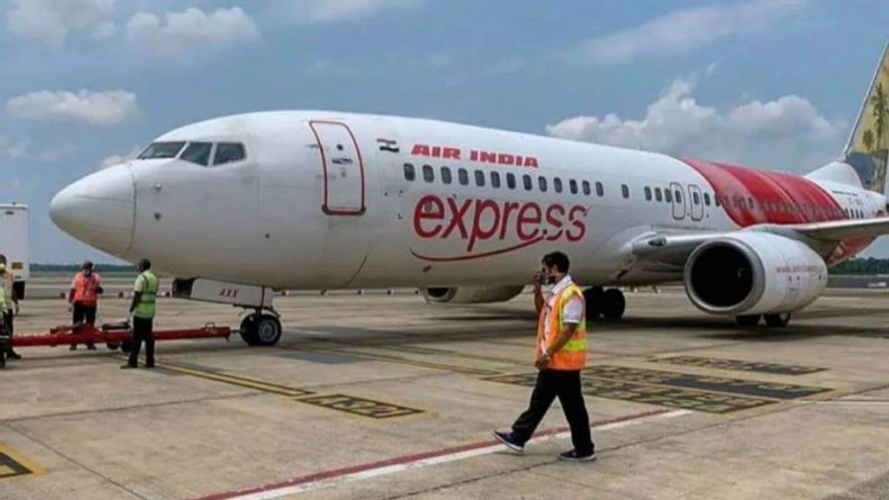 കരിപ്പൂർ, നെടുമ്പാശ്ശേരി, കണ്ണൂര് വിമാനത്താവളങ്ങളിലെ കൂടുതൽ എയർ ഇന്ത്യ എക്സ്പ്രസ് വിമാനങ്ങൾ റദ്ദാക്കി കരിപ്പൂർ, നെടുമ്പാശ്ശേരി, കണ്ണൂര് വിമാനത്താവളങ്ങളിലെ കൂടുതൽ എയർ ഇന്ത്യ എക്സ്പ്രസ് വിമാനങ്ങൾ റദ്ദാക്കി