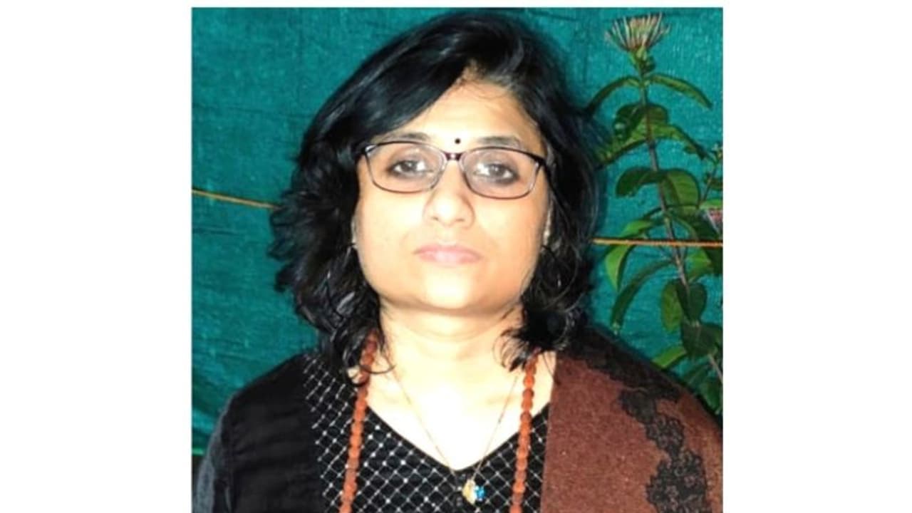 ലക്ഷങ്ങളുടെ നിക്ഷേപം സ്വീകരിച്ചു, പറഞ്ഞ പോലെ നേട്ടം ആദ്യ 4 മാസം മാത്രം; ഒടുവിൽ യുവതിയെ അറസ്റ്റ് ചെയ്ത് പൊലീസ് ലക്ഷങ്ങളുടെ നിക്ഷേപം സ്വീകരിച്ചു, പറഞ്ഞ പോലെ നേട്ടം ആദ്യ 4 മാസം മാത്രം; ഒടുവിൽ യുവതിയെ അറസ്റ്റ് ചെയ്ത് പൊലീസ്