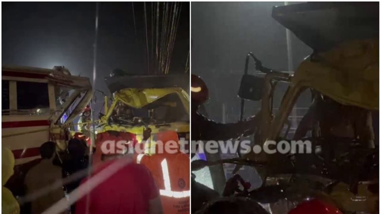 തൃശ്ശൂരിൽ കെഎസ്ആർടിസി ബസും ടോറസ് ലോറിയും കൂട്ടിയിടിച്ചു, 16 ലേറെ പേർക്ക് പരിക്ക് തൃശ്ശൂരിൽ കെഎസ്ആർടിസി ബസും ടോറസ് ലോറിയും കൂട്ടിയിടിച്ചു, 16 ലേറെ പേർക്ക് പരിക്ക്