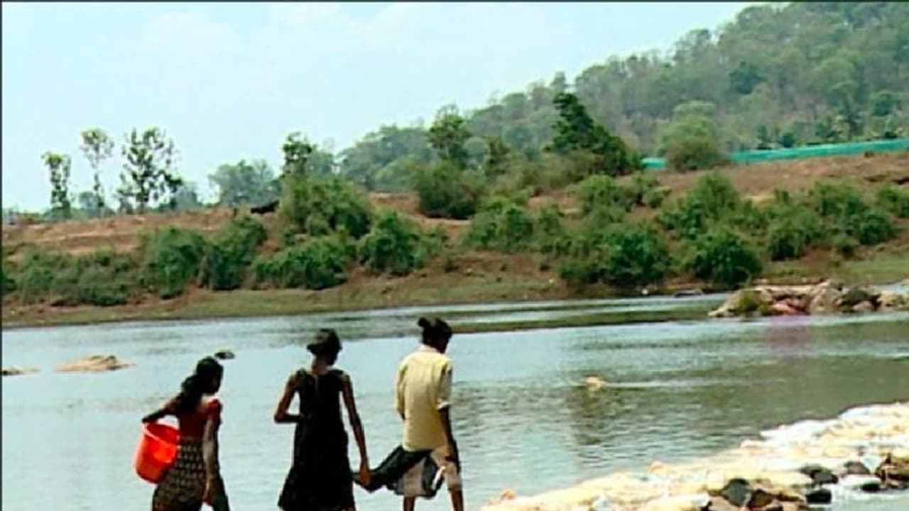  ನದಿ ತೀರದಲ್ಲೇ ಅವಳಿಗಳಿಗೆ ಜನ್ಮ ನೀಡಿದ ತಾಯಿ... ಒಂದು ಮಗು ಸಾವು