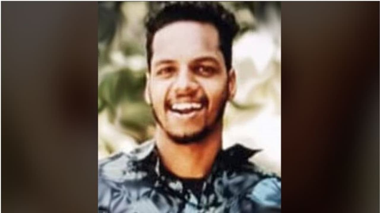 'നീന്തി മറുകരയിൽ എത്താം'; സുഹൃത്തുക്കളോട് പറഞ്ഞ് കനാലില് ചാടിയ യുവാവിന്റെ മൃതദേഹം കണ്ടെത്തി 'നീന്തി മറുകരയിൽ എത്താം'; സുഹൃത്തുക്കളോട് പറഞ്ഞ് കനാലില് ചാടിയ യുവാവിന്റെ മൃതദേഹം കണ്ടെത്തി