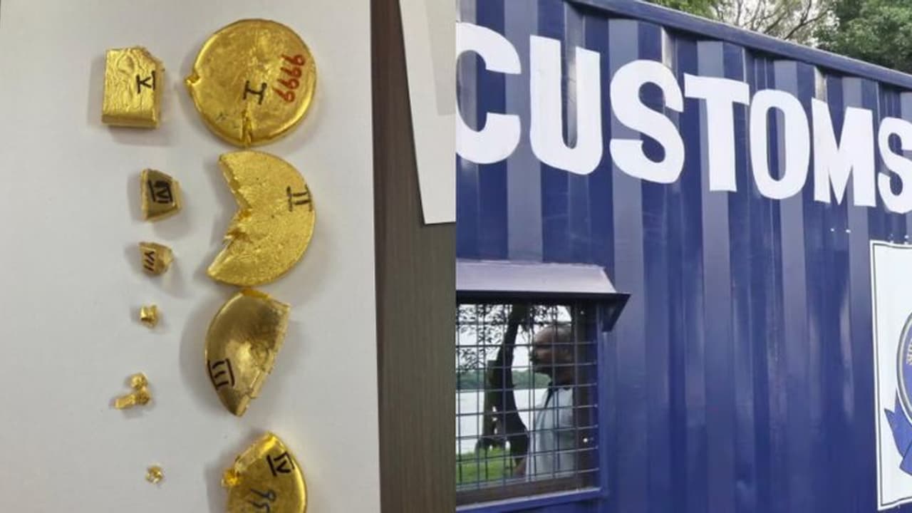 രണ്ട് കോടി രൂപയുടെ സ്വർണവുമായി കാർ യാത്രക്കാരൻ പിടിയിൽ രണ്ട് കോടി രൂപയുടെ സ്വർണവുമായി കാർ യാത്രക്കാരൻ പിടിയിൽ