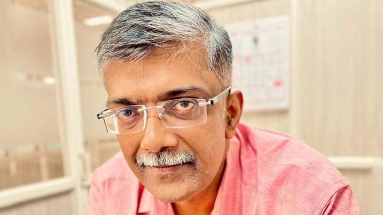 മാധ്യമപ്രവര്ത്തകന് ബിപിന് ചന്ദ്രന് അന്തരിച്ചു മാധ്യമപ്രവര്ത്തകന് ബിപിന് ചന്ദ്രന് അന്തരിച്ചു