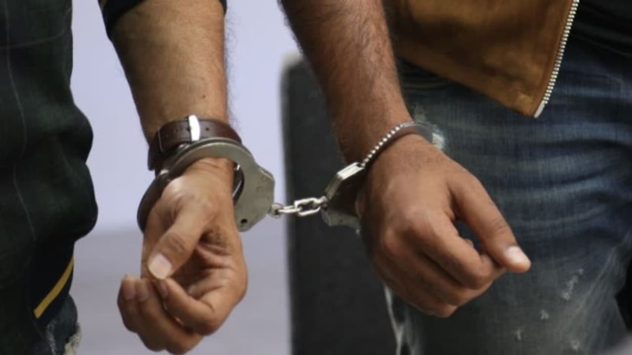 കാപ്പാ സ്പെഷ്യൽ ഡ്രൈവ്: എറണാകുളം റൂറൽ ജില്ലയിൽ മൂന്ന് പേര് അറസ്റ്റിൽ കാപ്പാ സ്പെഷ്യൽ ഡ്രൈവ്: എറണാകുളം റൂറൽ ജില്ലയിൽ മൂന്ന് പേര് അറസ്റ്റിൽ