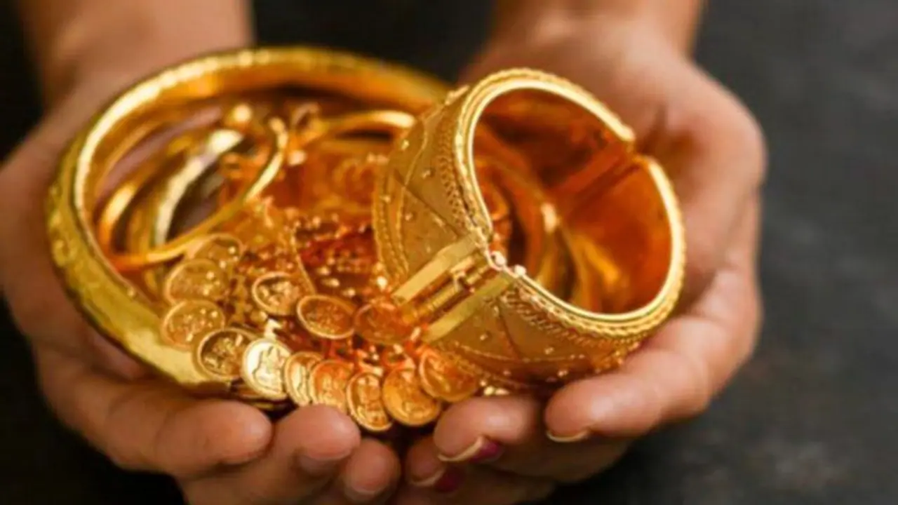 భగ్గుమంటున్న బంగారం,వెండి ధరలు.. కొనేందుకు చుక్కలే.. రానున్న రోజుల్లో మోతే.. 