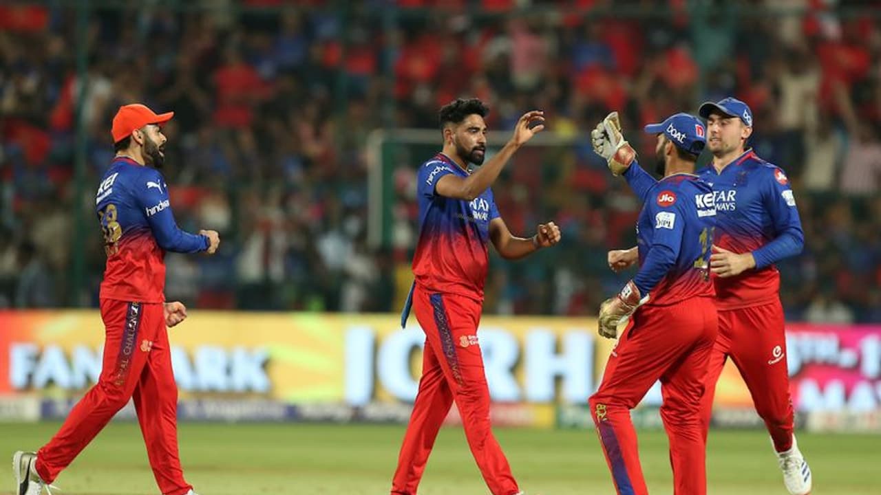 DC vs RCB : క్యాచులు వదిలారు.. మ్యాచ్ ఓడిపోయారు.. ఢిల్లీ పై బెంగళూరు గెలుపు DC vs RCB : క్యాచులు వదిలారు.. మ్యాచ్ ఓడిపోయారు.. ఢిల్లీ పై బెంగళూరు గెలుపు