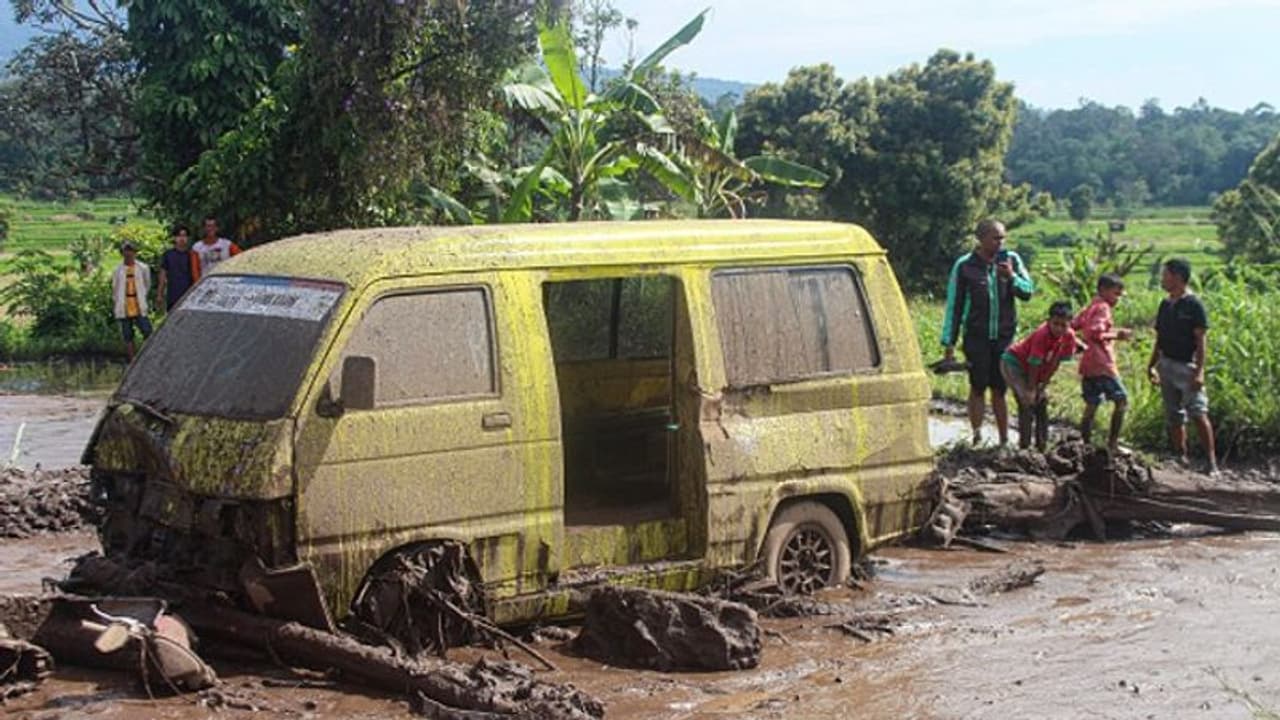 Mount Marapi flash floods: Heavy rains, cold lava claim dozens of lives in Indonesia; WATCH viral videos Mount Marapi flash floods: Heavy rains, cold lava claim dozens of lives in Indonesia; WATCH viral videos