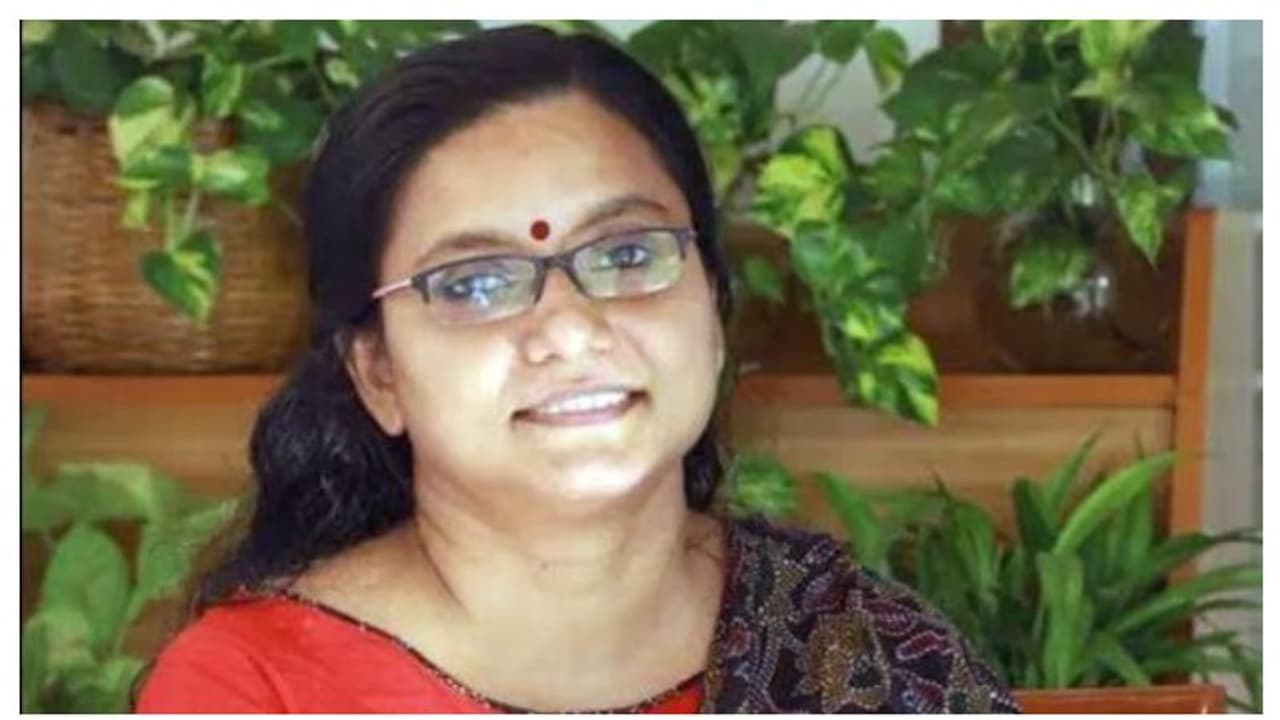 പ്രിയ വർ​ഗീസിന്റെ നിയമനം നിലനിൽക്കില്ലെന്ന് യുജിസി, സുപ്രീം കോടതിയിൽ സത്യവാങ്മൂലം നൽകി