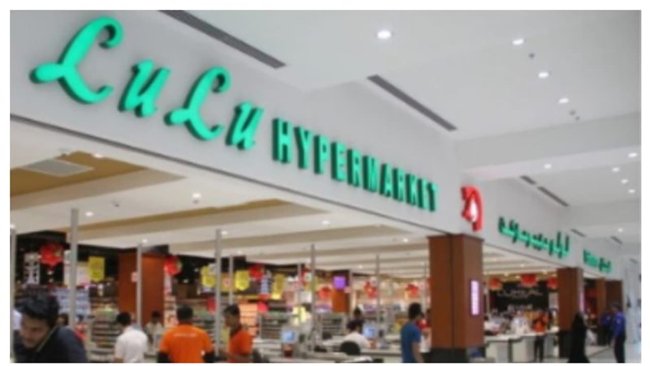 ലുലു സ്റ്റോറുകളിൽ കിടിലൻ ഓഫർ, ആഴ്ചയിൽ 53തരം യുഎഇ ഉത്പന്നങ്ങൾക്ക് സ്പെഷ്യൽ പ്രമോഷൻ; ക്യാമ്പയിന് തുടക്കമായി ലുലു സ്റ്റോറുകളിൽ കിടിലൻ ഓഫർ, ആഴ്ചയിൽ 53തരം യുഎഇ ഉത്പന്നങ്ങൾക്ക് സ്പെഷ്യൽ പ്രമോഷൻ; ക്യാമ്പയിന് തുടക്കമായി