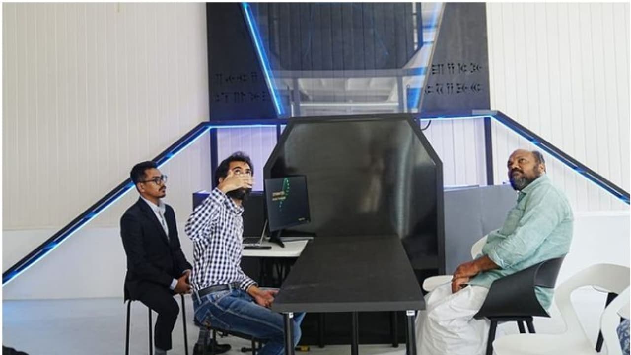 'ഹോളിവുഡ് സിനിമകളുമായി കിടപിടിക്കുന്ന വിഷ്വൽ കമ്മ്യൂണിക്കേഷൻ'; പുതിയ സംരഭത്തെ പരിചയപ്പെടുത്തി പി രാജീവ് 'ഹോളിവുഡ് സിനിമകളുമായി കിടപിടിക്കുന്ന വിഷ്വൽ കമ്മ്യൂണിക്കേഷൻ'; പുതിയ സംരഭത്തെ പരിചയപ്പെടുത്തി പി രാജീവ്