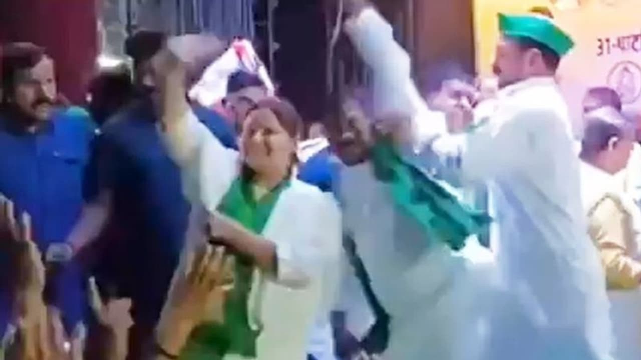 Lalu's son Tej Pratap Yadav pushes party worker on stage while campaigning for Misa Bharti (WATCH)