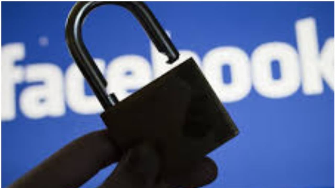 ഡ്യൂപ്ലിക്കേറ്റ് സൃഷ്ടിച്ച് തട്ടിപ്പ് വ്യാപകം; പ്രൊഫൈൽ ലോക് ചെയ്യൂവെന്ന് പൊലീസ് ഡ്യൂപ്ലിക്കേറ്റ് സൃഷ്ടിച്ച് തട്ടിപ്പ് വ്യാപകം; പ്രൊഫൈൽ ലോക് ചെയ്യൂവെന്ന് പൊലീസ്