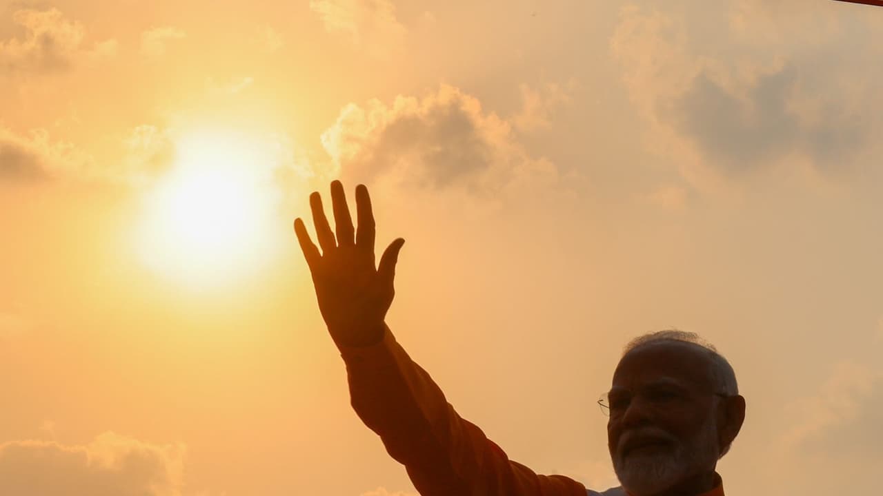 PM Modi Nomination: నేడు వారణాసిలో నరేంద్ర మోడీ నామినేషన్.. ఈ ముహూర్తం అంతా బలముందా? PM Modi Nomination: నేడు వారణాసిలో నరేంద్ర మోడీ నామినేషన్.. ఈ ముహూర్తం అంతా బలముందా?