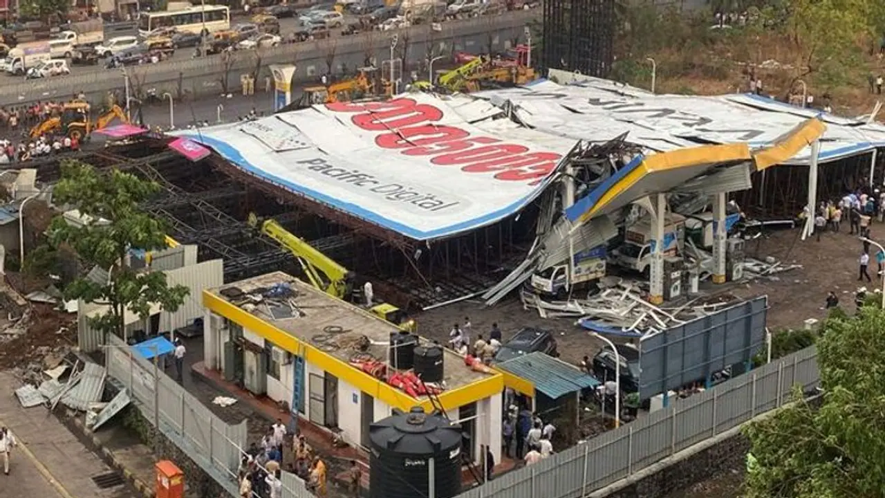 Limca Recordல் இடம் பிடித்த ராட்சச விளம்பர பலகை.. 14 பேரை காவு வாங்கிய பரிதாபம் மும்பையில் நடந்தது என்ன?